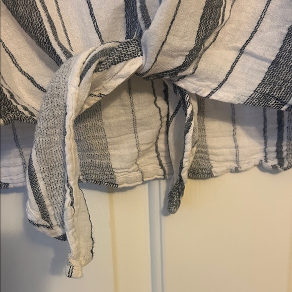 Bella Dahl Black and White Striped, tie-front Button-Down long sleeve Shirt - Picture 3 of 7